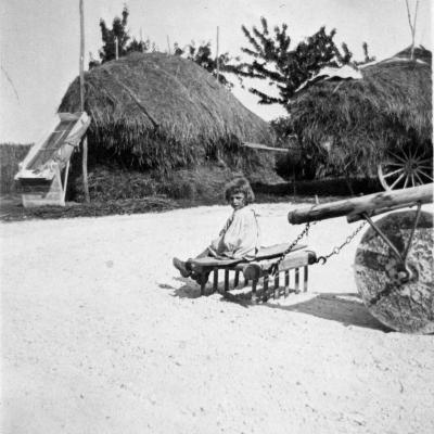 Broyage De La Terre Blanche Vers 1920